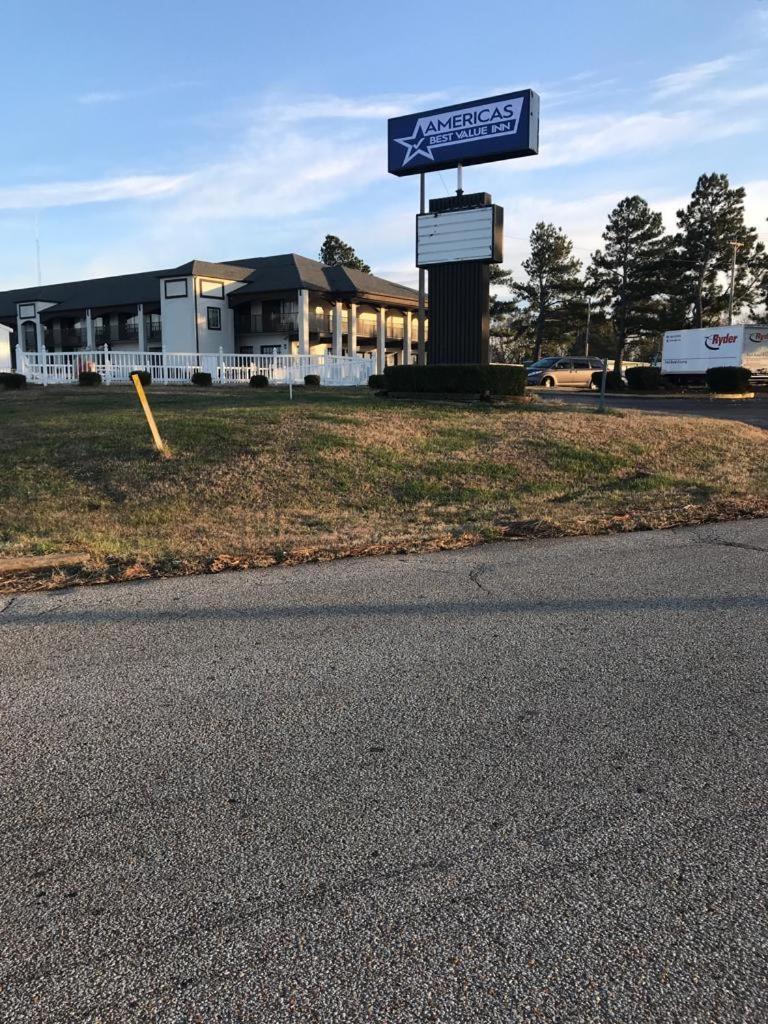 Americas Best Value Inn Holly Springs Exterior foto